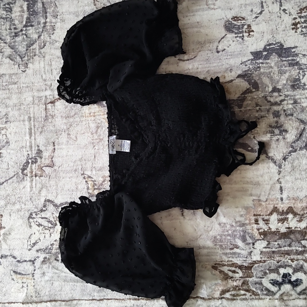 Puff sleeve crop top